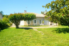  Maison de 4 chambres avec jardin clos et wifi a Castillon la Bataille  Кастийон-Ла-Батай
